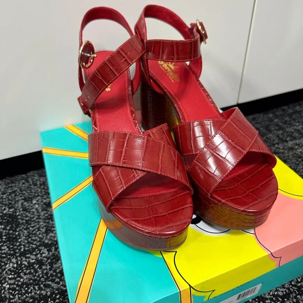 Nina Daybreaks Note Platform sandal in Red NWB size 11 - Picture 8 of 9